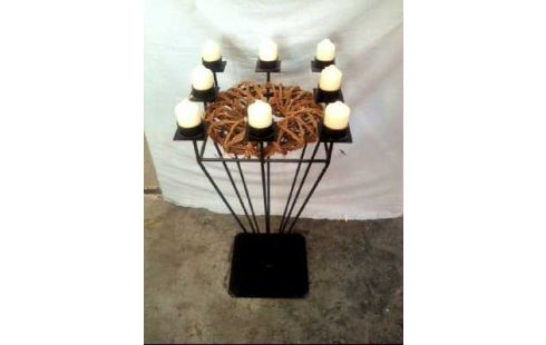 KERZENSTÄNDER BODEN METALL MIT KRANZ