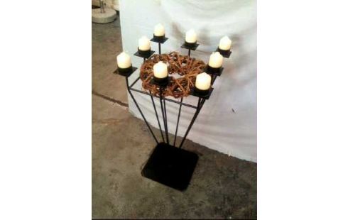 KERZENSTÄNDER BODEN METALL MIT KRANZ