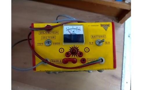 CHARGEUR DE BATTERIE MICAFER