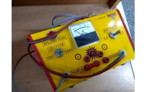 CHARGEUR DE BATTERIE MICAFER