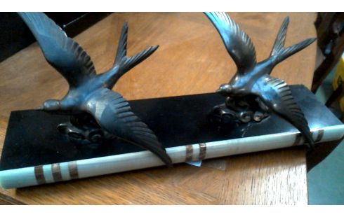 GARNITURE DE CHEMINEE ART DECO. MARBRE ONYX CUIVRE