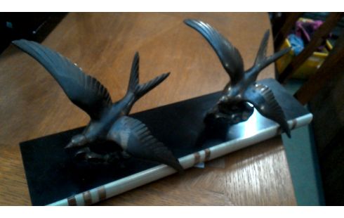 GARNITURE DE CHEMINEE ART DECO. MARBRE ONYX CUIVRE