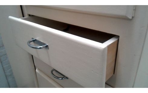 KÜCHENSCHRANK NATURFARBEN IM VINTAGE-STIL 30ER JAHRE