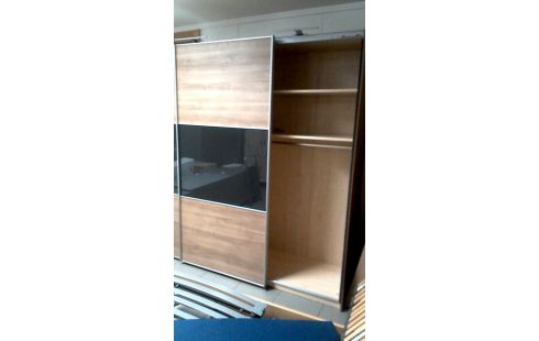 KLEIDERSCHRANK 1 2 TÜREN VERSCHIEBBAR MET EIS BELEUCHTET