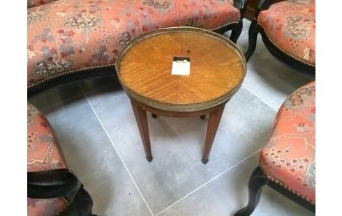 TABLE D'APPOINT BOIS NATUREL+GALERIE EN LAITON AJOUREE STYLE LOUIS XVI