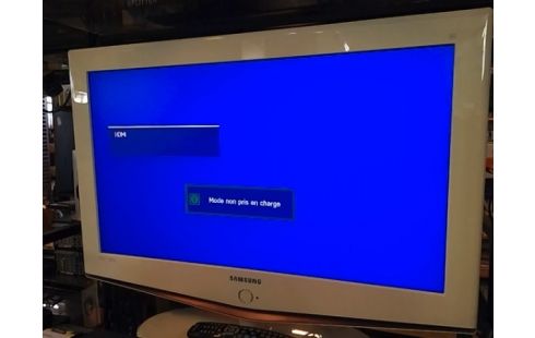 TELEVISEUR LCD 82 CM H NON TNT HD