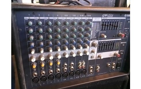 CONSOLE DE MIXAGE YAMAHA + PAIRE D'ENCEINTES YAMAHA