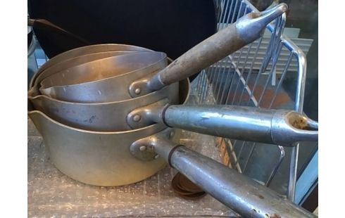 CASSEROLE LOT DE 3 A BEC VERSEUR