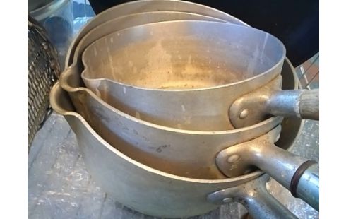 CASSEROLE LOT DE 3 A BEC VERSEUR