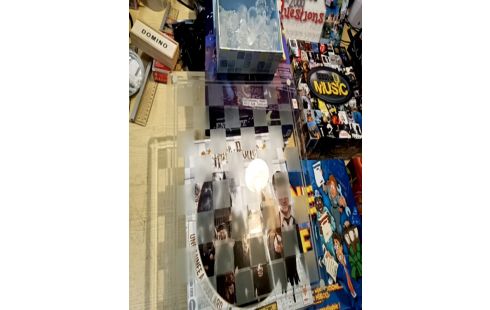 JEU D'ECHECS VERRE + PIONS ACC BOITE