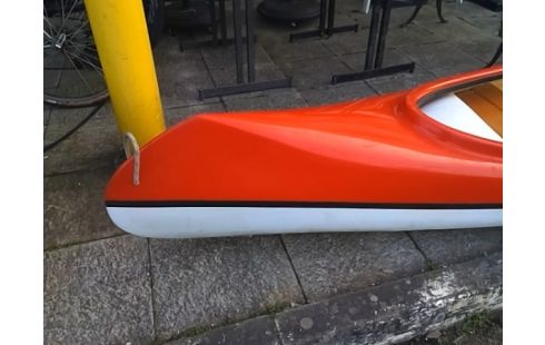 CANOE ROUGE AVEC RAMES