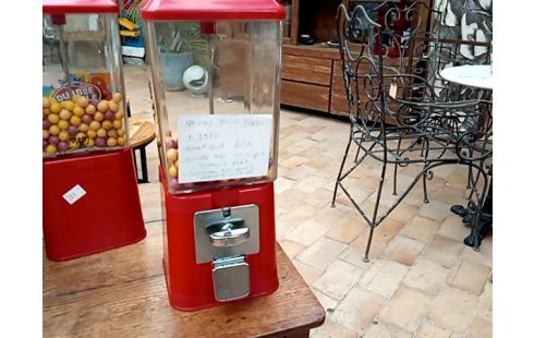 DISTRIBUTEUR DE CHEWING GUM ROUGE 1980