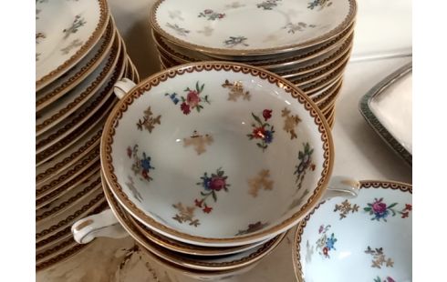 SERVICE A CAFE LIMOGES FLEURI LE LOT