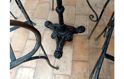 TABLE BISTROT RONDE MARBRE PIED FONTE