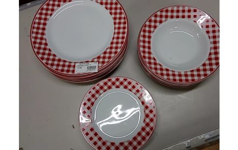 ASSIETTE DECO carreaux rouges 6 personnes