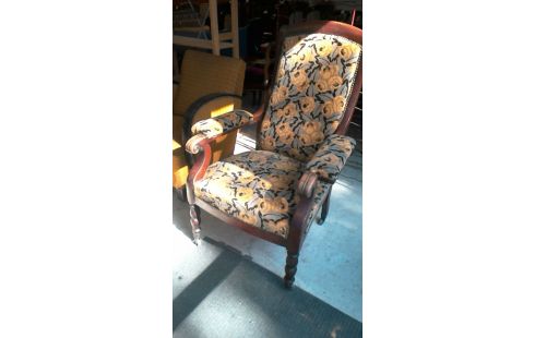 FAUTEUIL  ANCIEN  EN L' ETAT