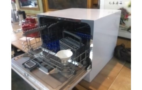 LAVE VAISSELLE SIGNATURE ETAT NEUF