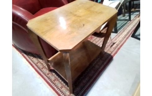 TABLE D APPOINT PIEDS COURBE