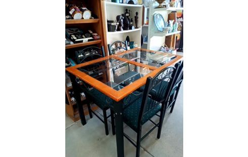 TABLE AVEC 4 CHAISES METAL ET BOISERIE