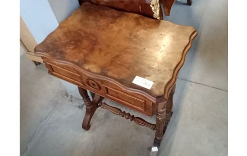 TABLE DE COUTURE EN NOYER 19 EME