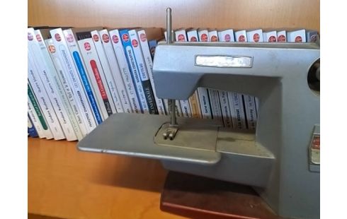 MACHINE A COUDRE VULCAN (EN L'ETAT)