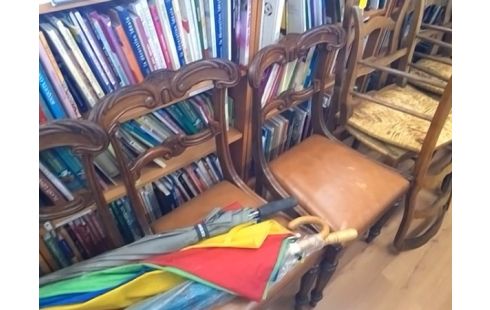 CHAISE LOT DE 4 ANCIENNES