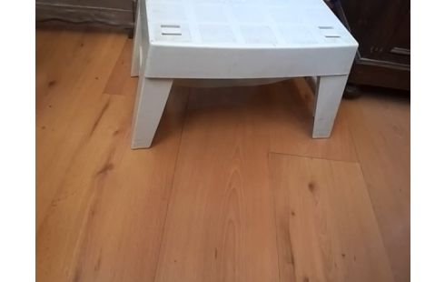 TABOURET BLANC