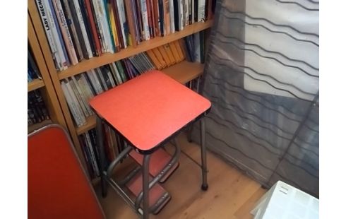 TABOURET ESCABEAU FORMICA ROUGE