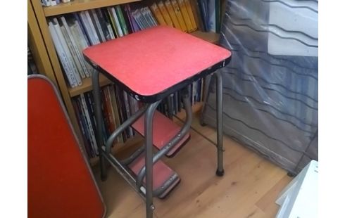 TABOURET ESCABEAU FORMICA ROUGE