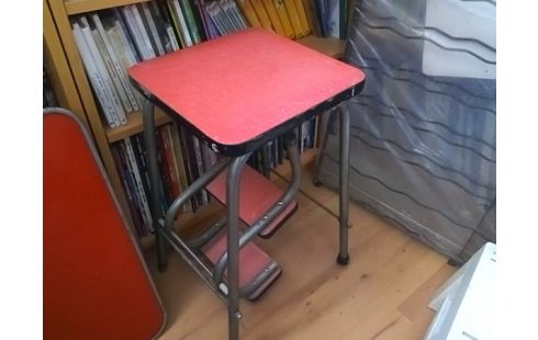 TABOURET ESCABEAU FORMICA ROUGE