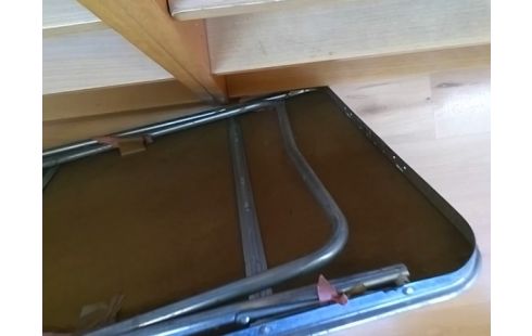 TABLE DE CAMPING ROUGE PLIANTE