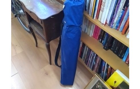 CHAISE PLIANTE BLEUE DE CAMPING