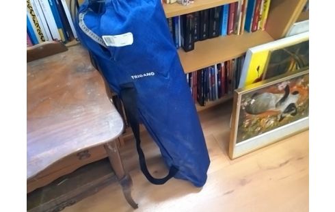 CHAISE PLIANTE BLEUE DE CAMPING