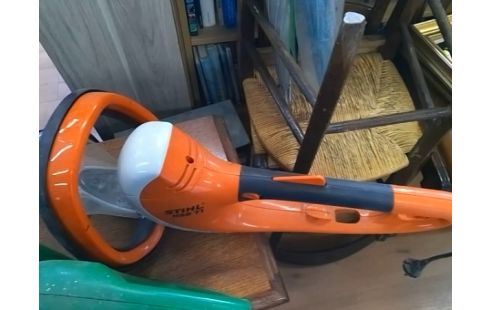 TAILLE HAIE STIHL HSE 71