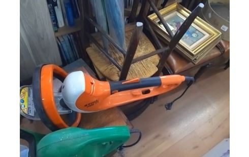 TAILLE HAIE STIHL HSE 71