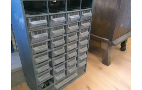 RANGEMENT DE BRICOLAGE POUR VIS BLEU