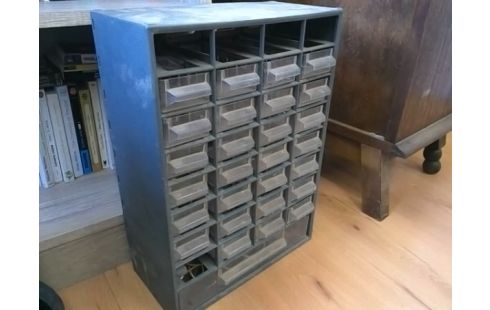 RANGEMENT DE BRICOLAGE POUR VIS BLEU