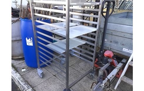 DESSERTE DE RESTAUTATION AVEC GRILLE