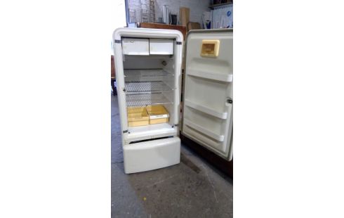 KOELKAST 1 VINTAGE PHILIPS