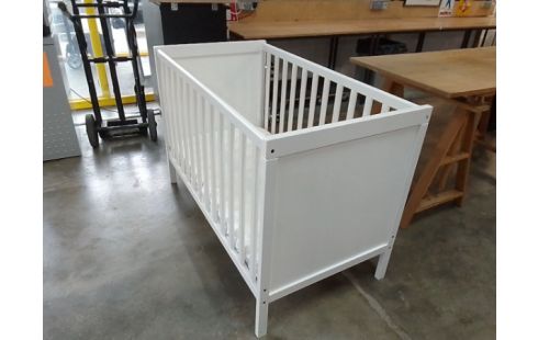 LIT A BARREAUX BEBE + MATELAS