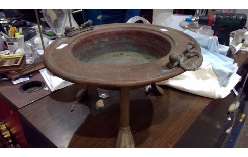 JARDINIERE TRIPODE EN CUIVRE