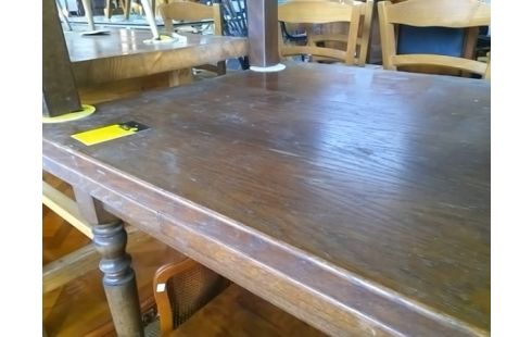 TABLE AVEC ALLONGES INTERIEURES