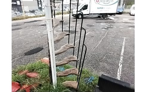 ESCALIER COLIMAÇON 11 MARCHES