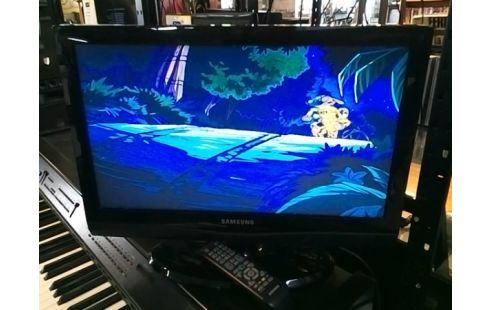 TELEVISEUR SAMSUNG 56CM TNT HD AVEC TELECOMMANDE