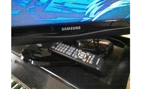 TELEVISEUR SAMSUNG 56CM TNT HD AVEC TELECOMMANDE