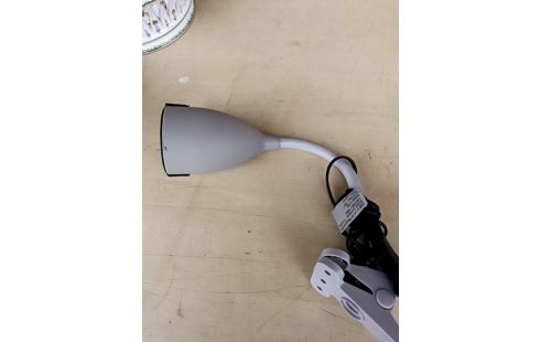 LAMPE DE BUREAU MODERNE