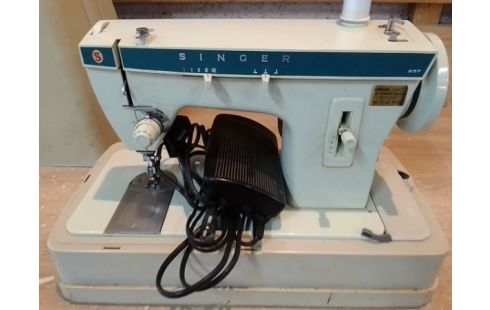 MACHINE A COUDRE SINGER 257
