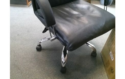 FAUTEUIL DE BUREAU NOIR SUR ROULETTES