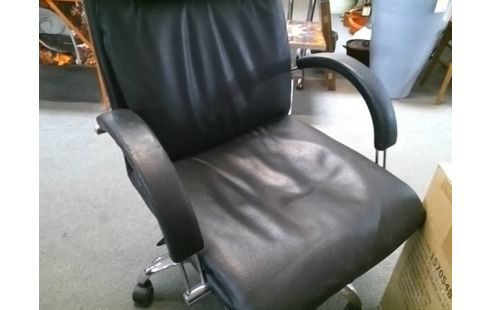 FAUTEUIL DE BUREAU NOIR SUR ROULETTES