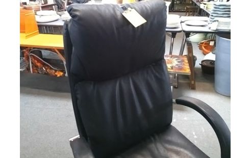 FAUTEUIL DE BUREAU NOIR SUR ROULETTES